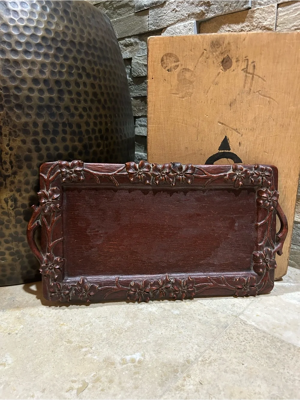 Vintage Syroco wooden tray w/intricate floral carvings and handles